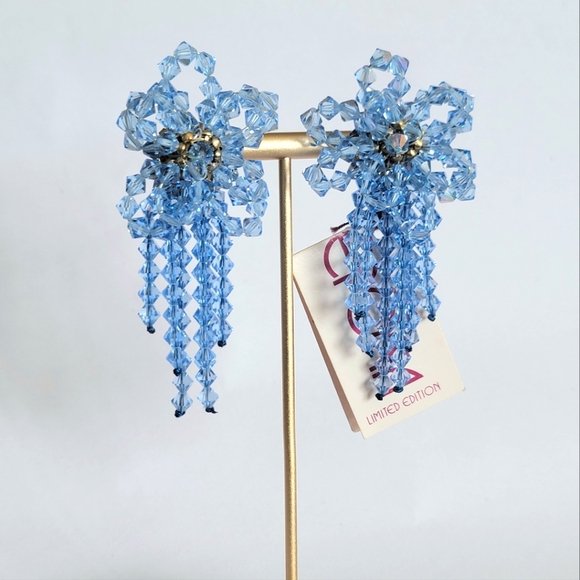 ⚜️VTG Austrian Crystal Sky Blue Beaded Dangle Earrings NWT - Picture 2 of 7